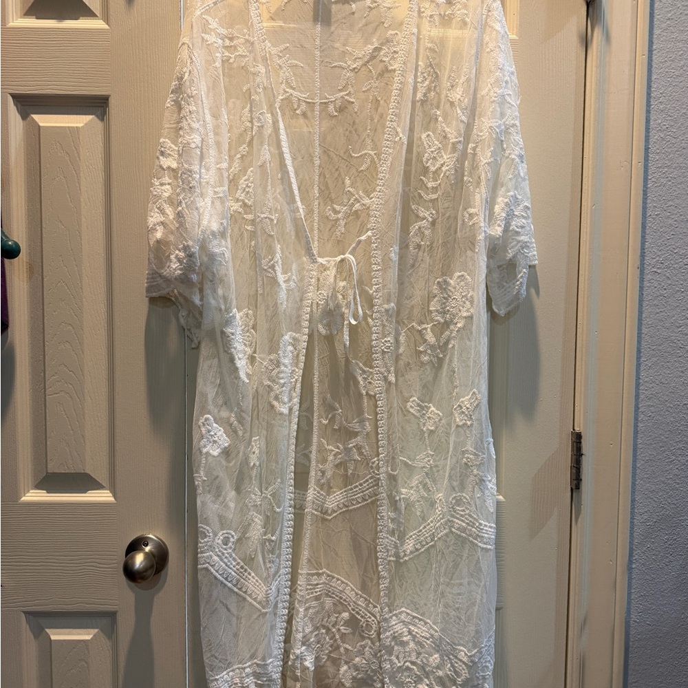 Miami White Lace Robe